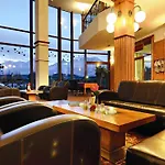 فندق International 4*